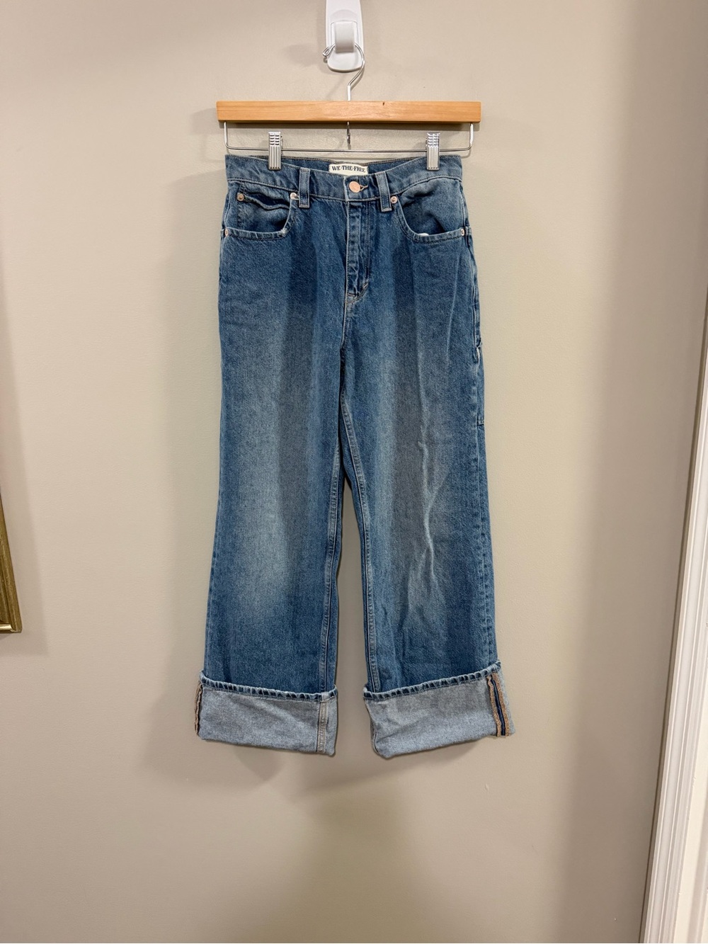 We The Free Tinsley Baggy Straight Leg Blue Jeans with Cuffed Hem. Size 25